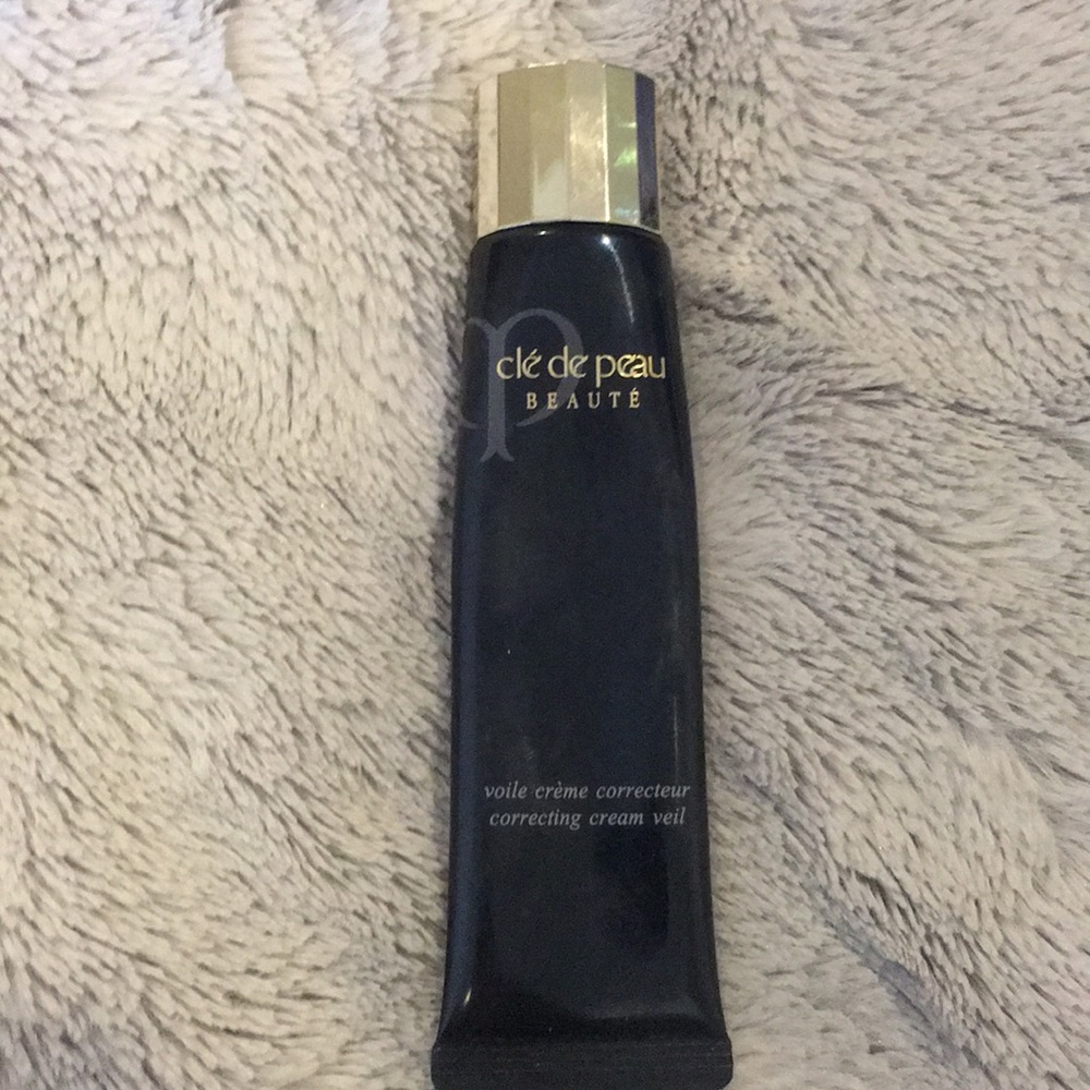 bestseller of Cle de Peau! cream veil makeup base